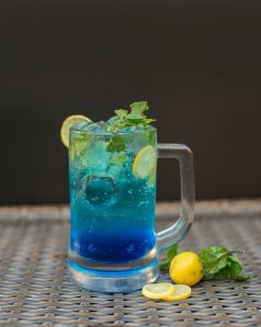 Cocktail sans alcool : Mojito bleu