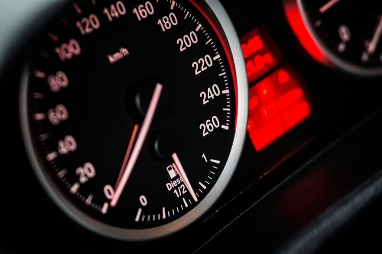 Quel modèle de lettre utiliser pour résilier mon assurance auto ?